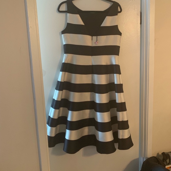 Adrianna Papell- Black and White dress - Picture 2 of 3